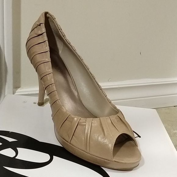 Peep toe pumps - Picture 1 of 4